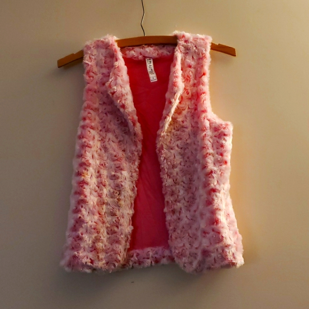 Fluffy pink rose vest